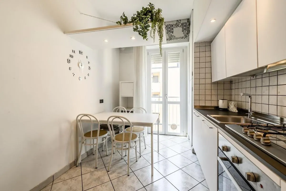 Casa Gioia 50 Metres From The Metro Wifi Ac Apartment Milan Italy